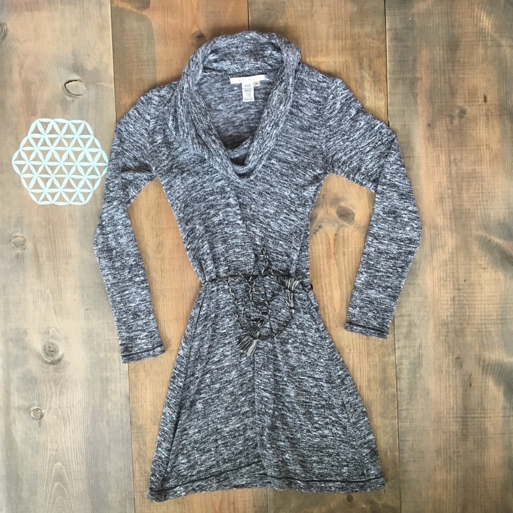 Max Studio Back and White Sweater Dress. Size M.